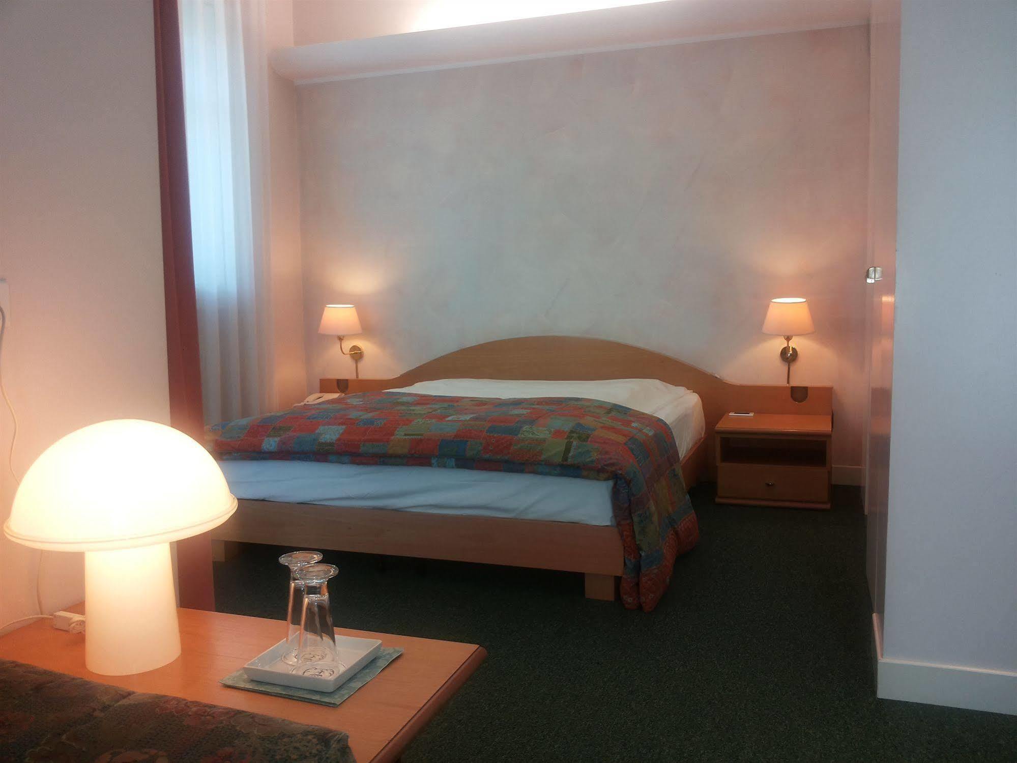 Hotel La Villa Граведона Экстерьер фото